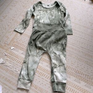 SHEIN‎ Two Piece Set: Olive and Pale Green Tie Dye Onesie & Leggings